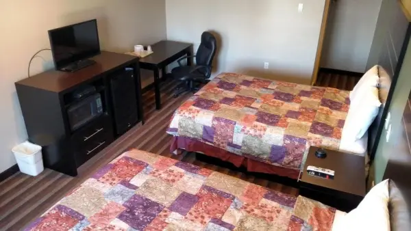 Gene's Motel 10